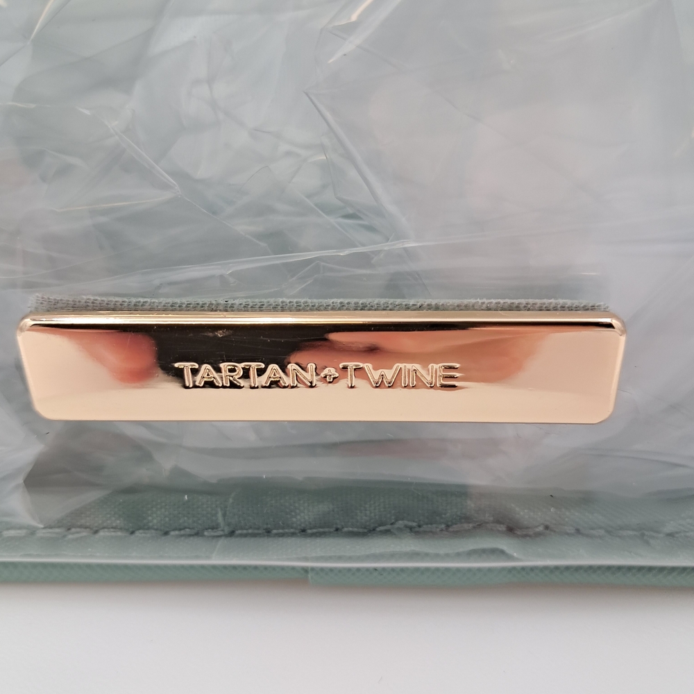 Tartan & Twine Elegant Light Green Cosmetic Travel‎ Case - Picture 4 of 8